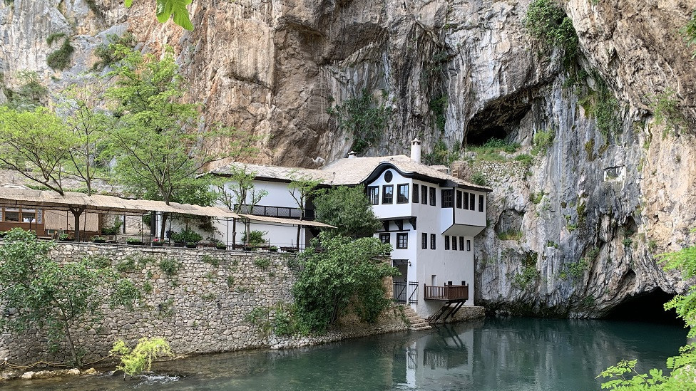 Tekija u Blagaju na izvoru Bune