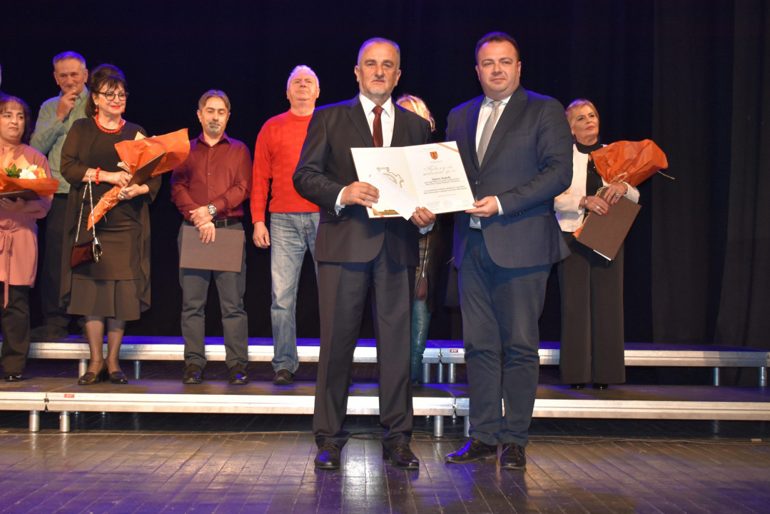 Foto/T.S. dodela nagrada i povelja Zoran Marić
