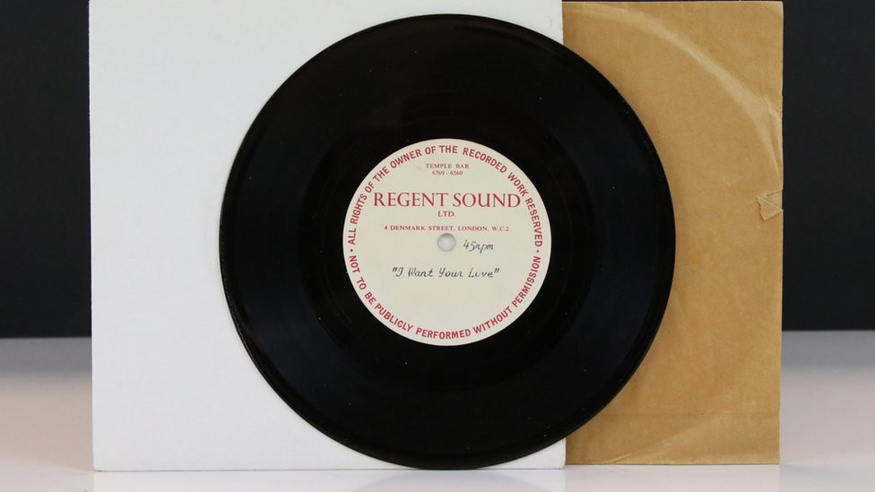 Singl I Want Your Love Dejvida Bouvija