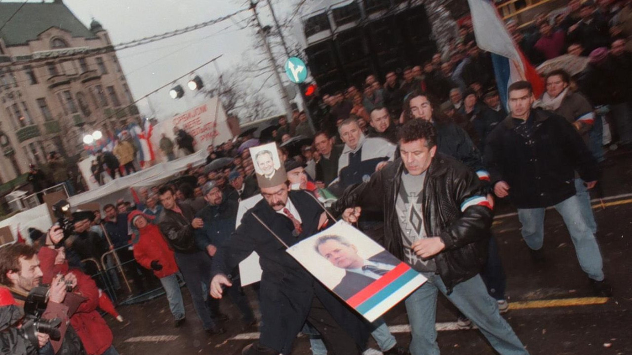 Sukob demonstranata i pristalica režima na ulicama Beograda