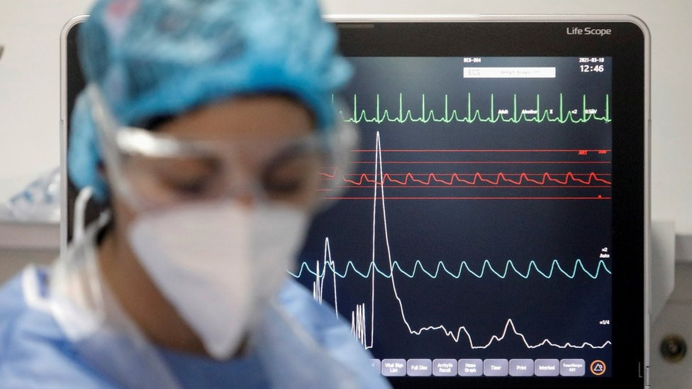 Hospital worker wearing PPE