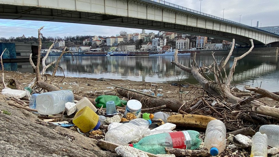 Smeće i otpad na Savi