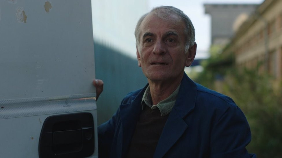 Izudin Bajrović u seriji "Područje bez signala"