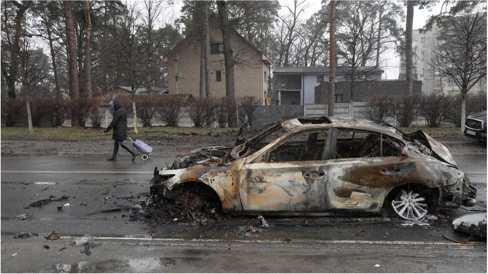 Mašinы teh, kto pыtalsя uehatь iz Buči