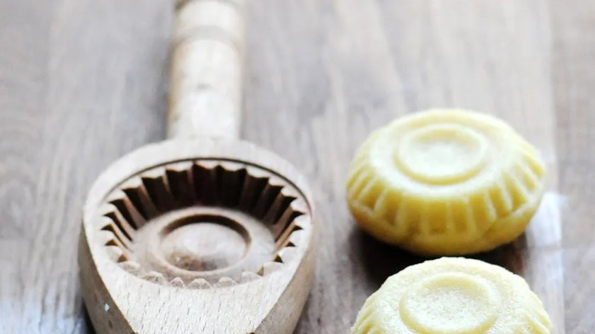 Oblici mamula se najčešće formiraju u drvenim modlama koje se zovu kalab