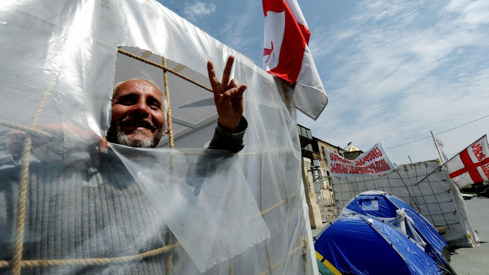 Protestuющiй protiv nasiliя v tюrьmah v 2012 godu