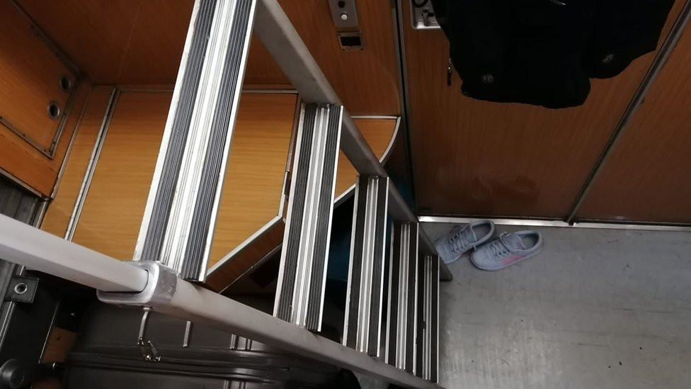 Pogled s mog kreveta na spratu