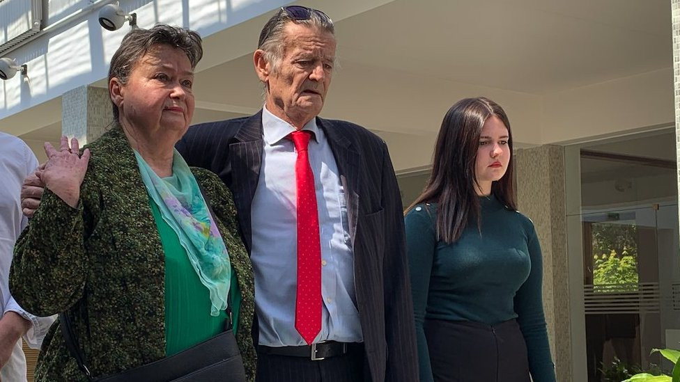 joška broz na grobu dede