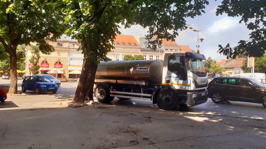 Foto/T.S. CIsterna sa pijaćom vodom
