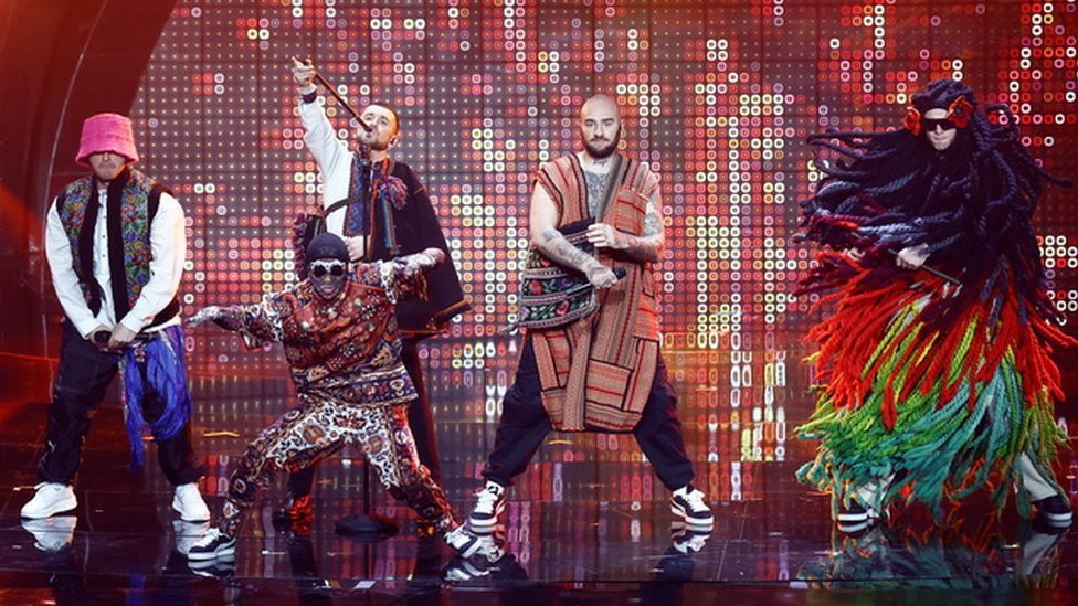 Članovi Kaluš orkestra dobili su specijalnu dozvolu da napuste Ukrajinu kako bi nastupili na Pesmi Evrovizije, jer muškarci imaju obavezu da ostanu u zemlji i bore se u ratu