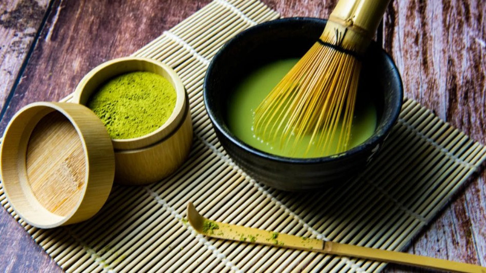 Mača prah je nedavno postao popularan dodatak tržištu toplih napitaka na Zapadu