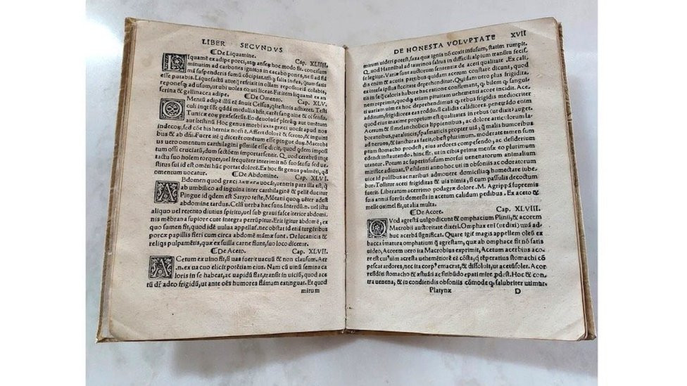 U muzeju je izložen Platinino delo „O časnom zadovoljstvu i zdravlju", najstariji kuvar štampan u velikom tiražu