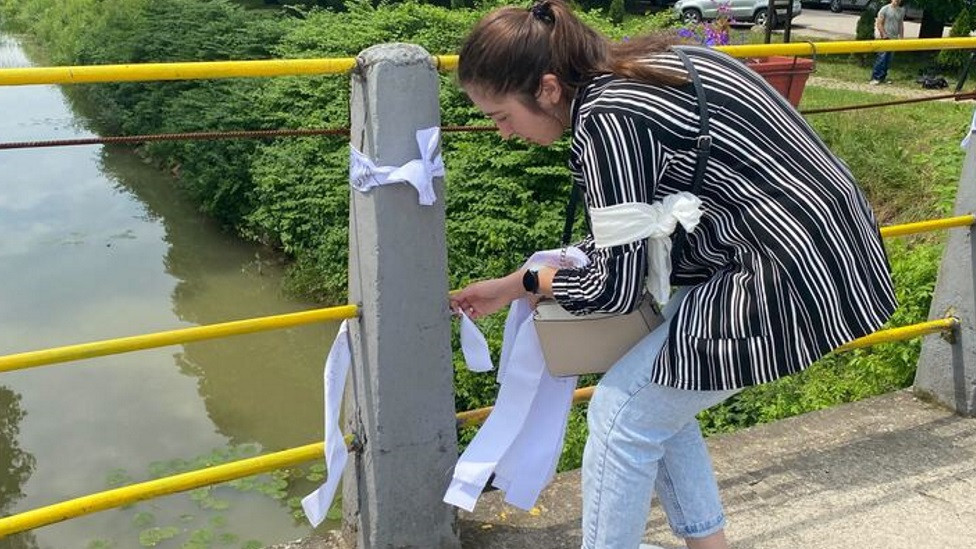 Prijedor, bele trake