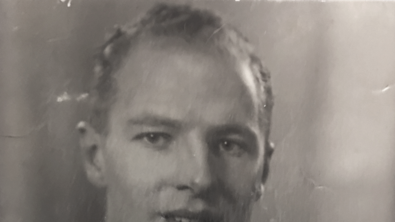 Voennoslužaщiй VMS Velikobritanii Эrik Gэmmel vo vremя voйnы