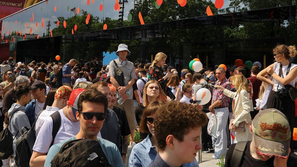Red ispred novog restorana više od 30 godina kasnije