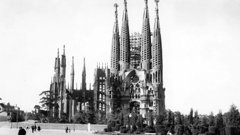 Izgradnja je započela 1882. godine