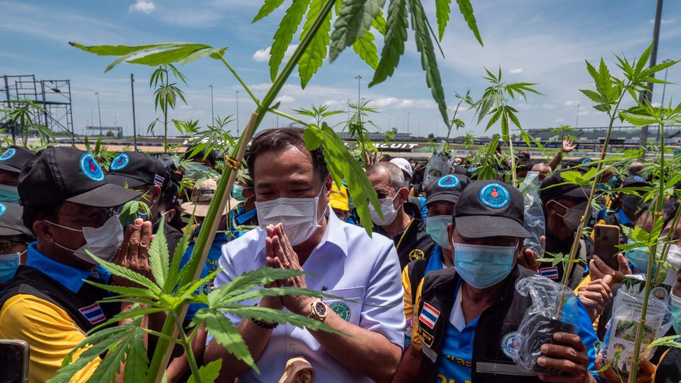 Ministar zdravlja Anutin Čarnvirakul