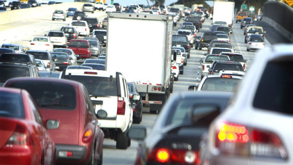 Saobraćajna gužva na autoputu u Kaliforniji