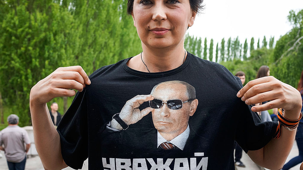 Putin, Slogan na majici: „Poštuj moju moć"