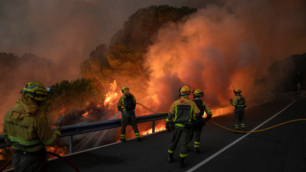 Vatrogasci gase požar u Avili