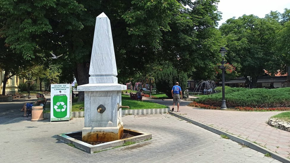 Replika Spomen česme na Trgu oslobođenja