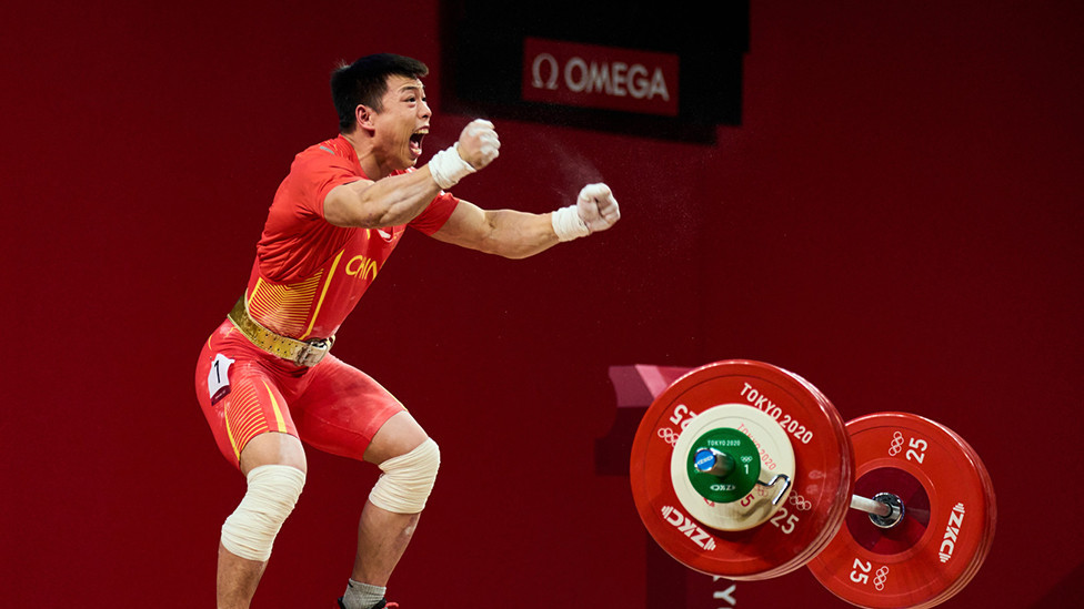 Kineski dizač tegova Čen Lijun osvaja zlato u kategoriji do 67 kilograma na Olimpijskim igrama u Tokiju