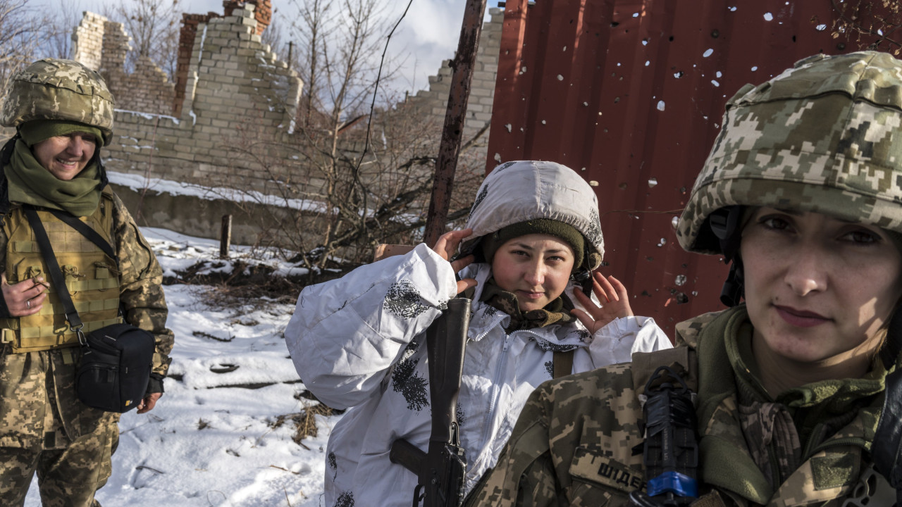 Ukrainian female soldiers on the front line