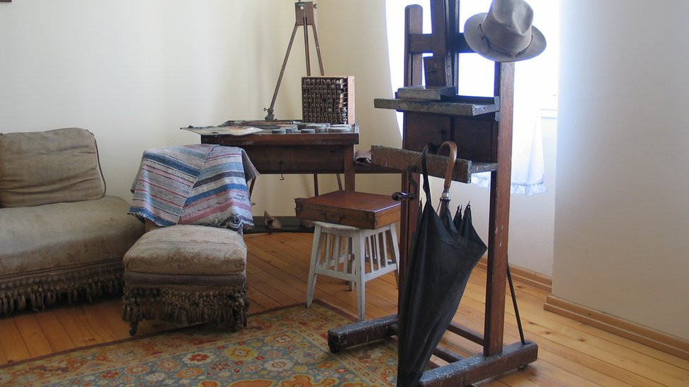 Kicoški pribor u radnoj sobi