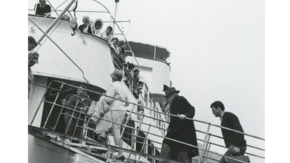 Svaki dolazak broda ili trajekta bio je mali ritual na ostrvu