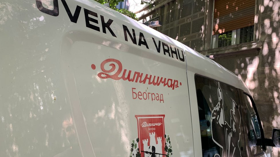 Službeni kombi spreman za teren