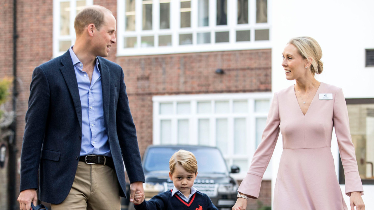 Princ Džordž u pratnji roditelja 2017. godine na početku školske godine u Londonu