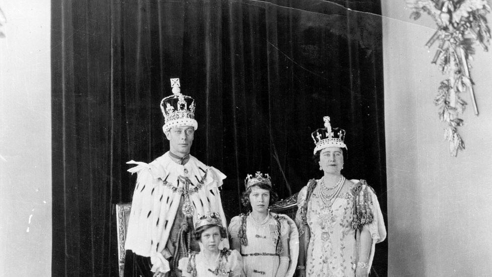 The newly crowned King George VI & Queen Elizabeth with Princesses Elizabeth & Margaret