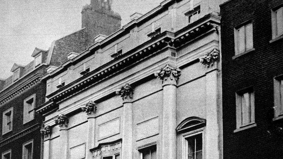Home of Earl and Countess of Strathmore. at 17 Bruton Street. where Princess Elizabeth (later Queen Elizabeth II) was born