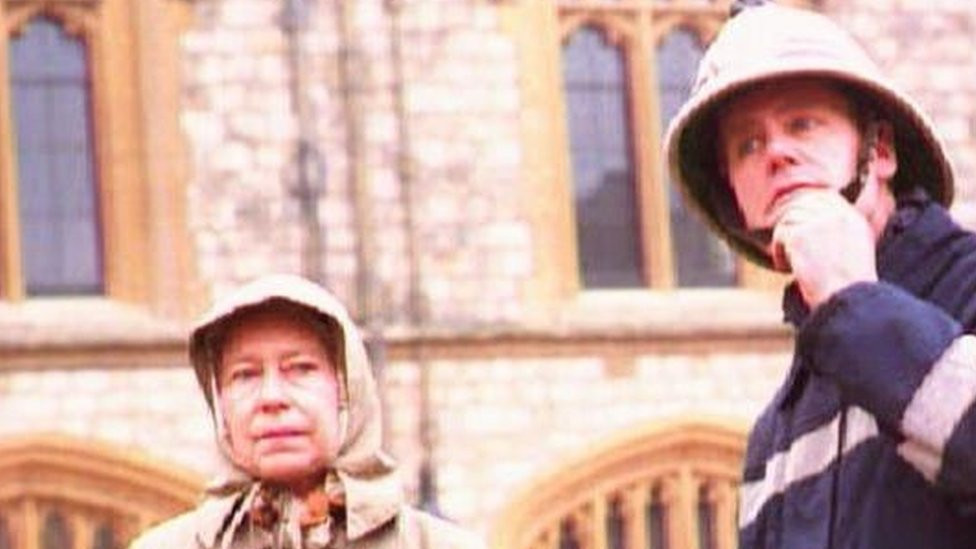 Queen and firefighter