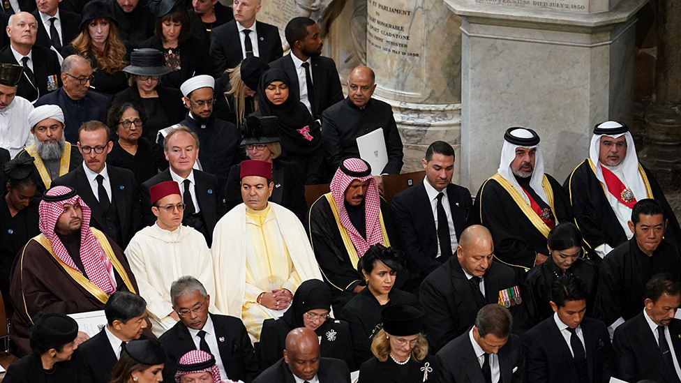 Članovi stranih kraljevskih porodica i zvaničnici na sahrani kraljice Elizabete Druge