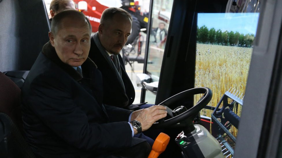 Proba simulatora traktora u fabrici u Rostovu na Donu 2018. godine