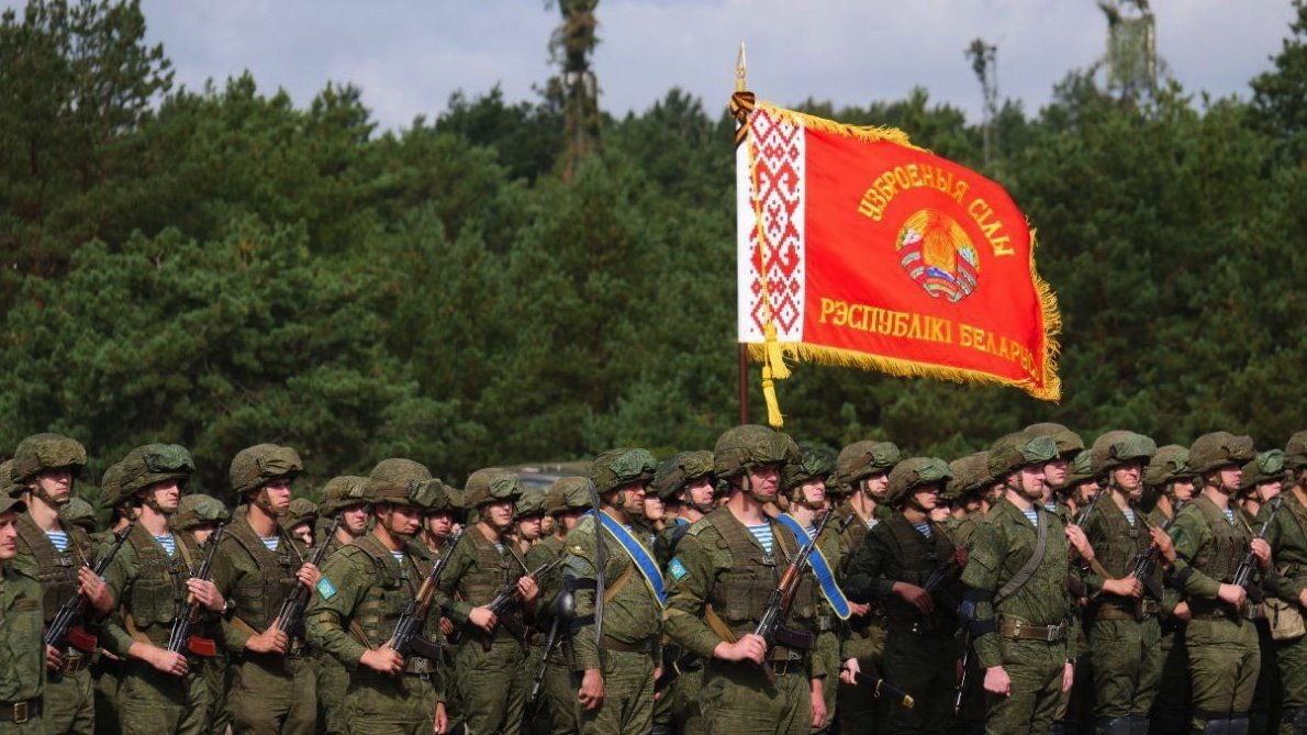 Belarusian paratroopers