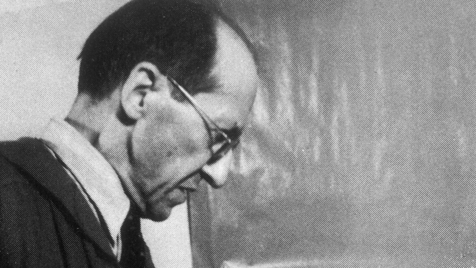 Umetnik Pit Mondrijan dok slika 1942. godine