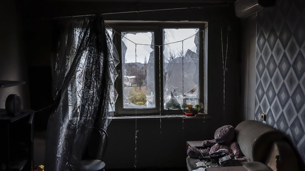 uništena zgrada u Hersonu