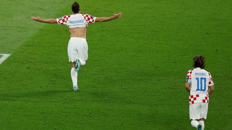 Kramarić slavi gol