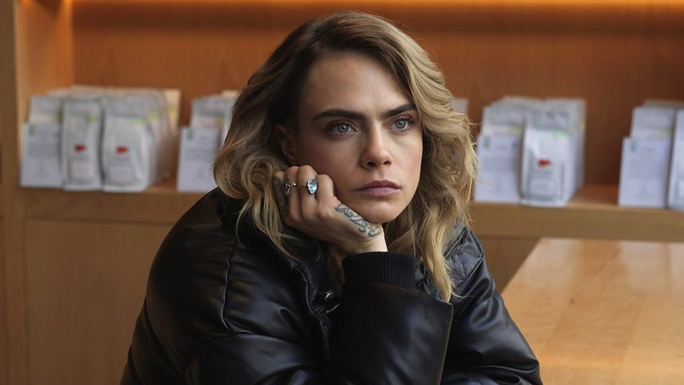 U Planeti seksa, Kara govori o svojim mukama dok je pokušavala da shvati vlastitu seksualnost i rod