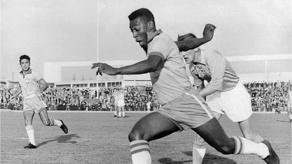 Pele playing for Brazil in 1960