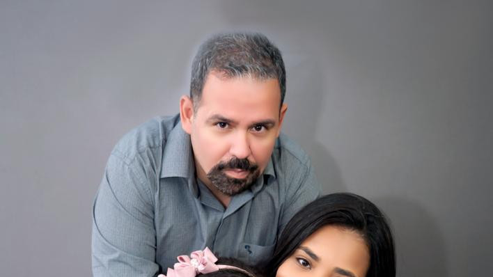 Nicolle and her parents