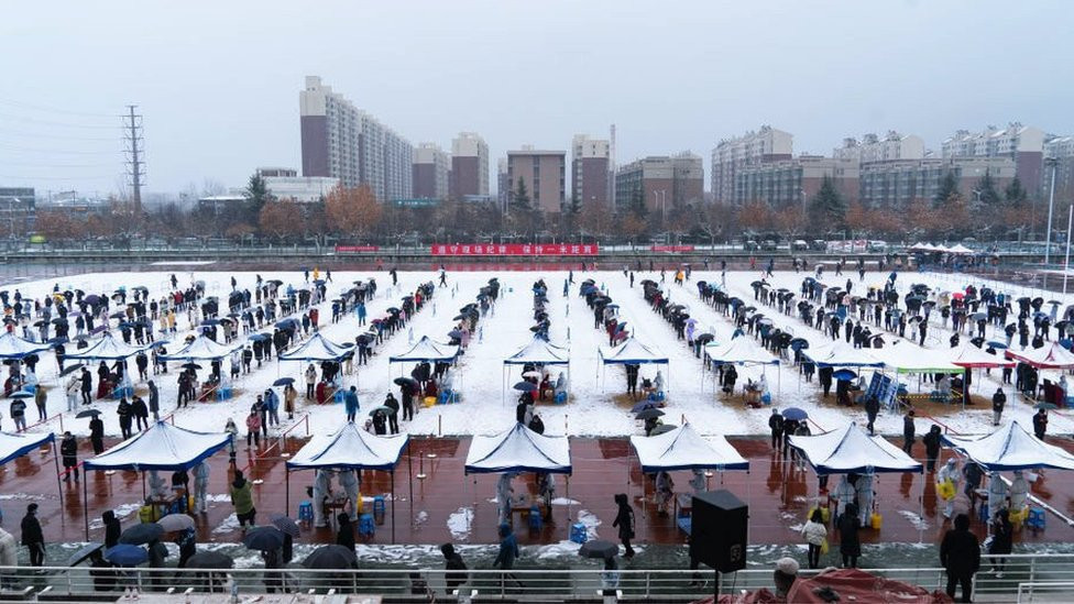 Aerial view of students and teachers queuing up for Covid-19 nucleic acid testing at Northwestern Polytechnical University