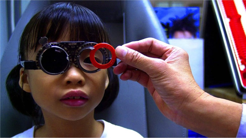 ilustracija, pregled kod oftalmologa