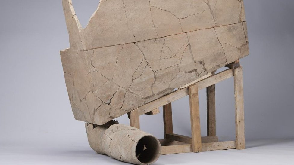 Image of what could be the world's oldest flushing toilet, discover in Xi'an, China