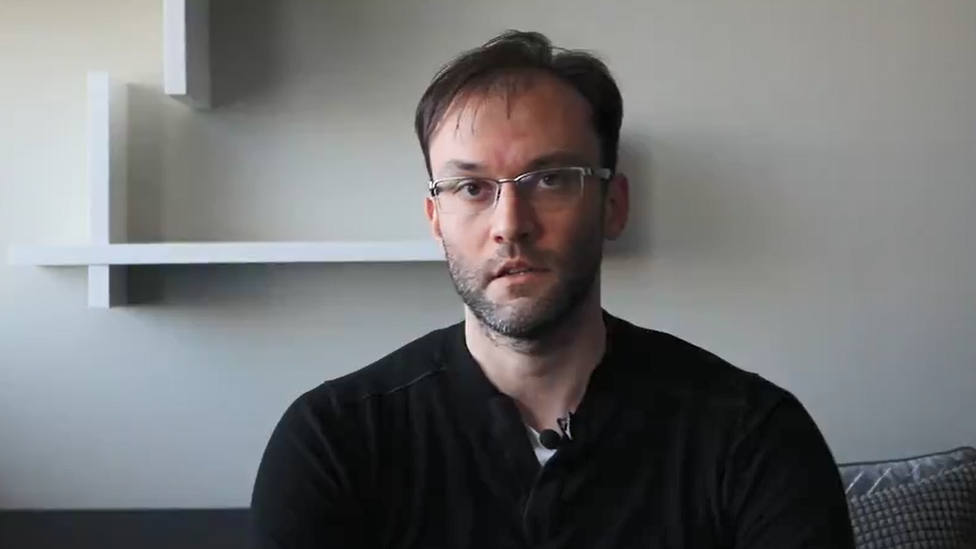 Fotografija iz video snimka koji je inspirisao Čuvare zaveta