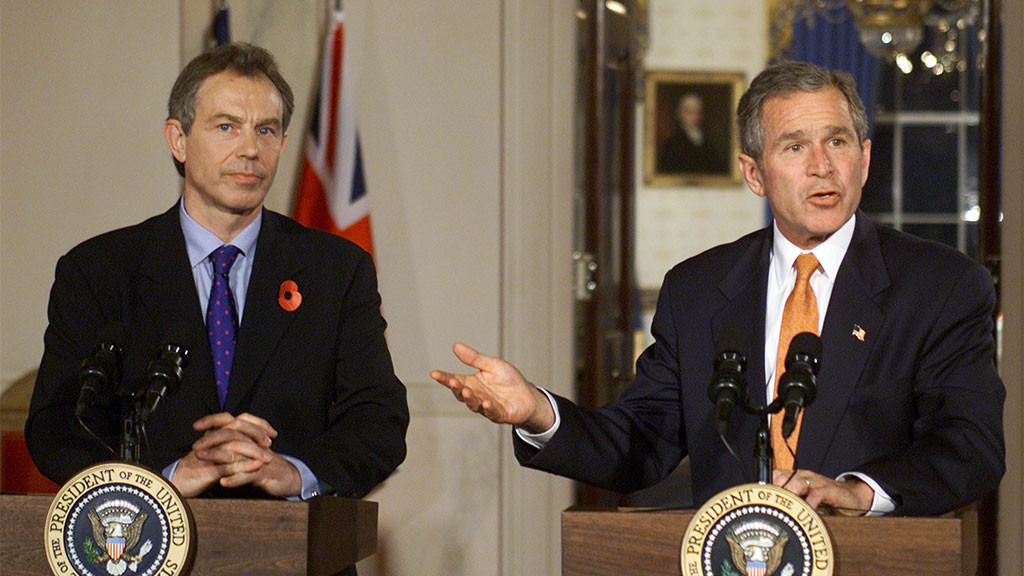 Američki predsednik Džordž Buš i britanski premijer Toni Bler u Beloj kući. 7 November 2001