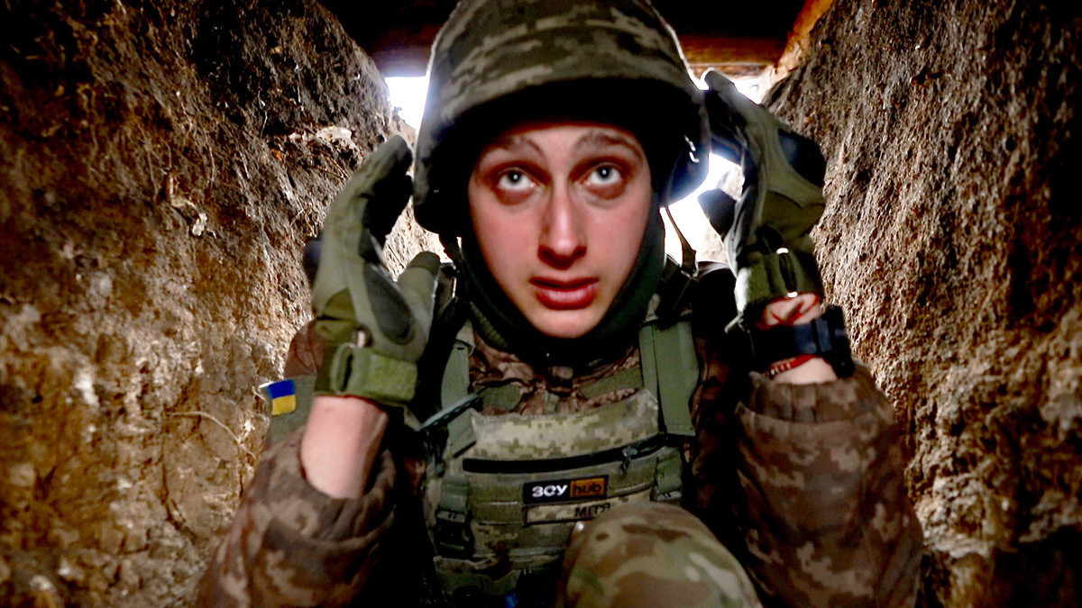 Dima ima 22 godine i radio je u petrohemijskoj fabrici pre rata