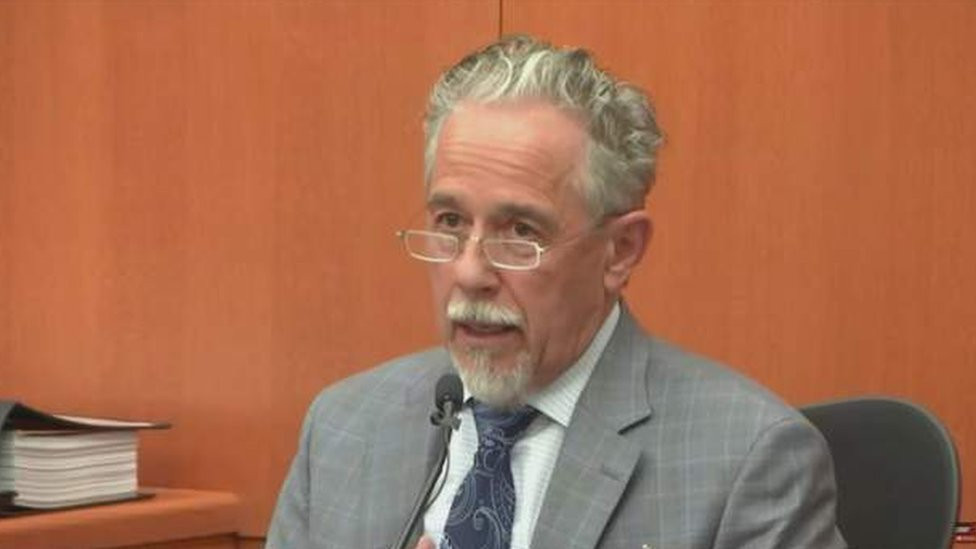 Teri Sanderson ima 76 godina i očni je lekar u penziji